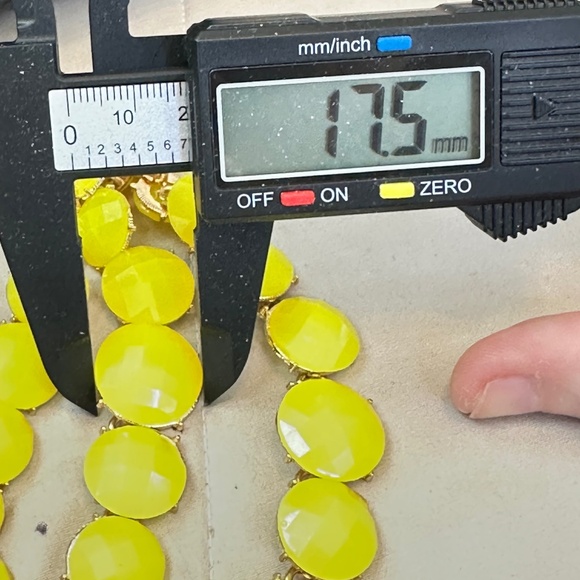 Gold Tone Lemon Yellow Faceted Disks 3 Strand Necklace Costume Jewelry Vintage - Picture 10 of 16